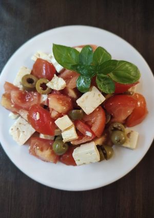 Салат з оливками і фетою