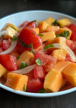 Салат з папайї та помідорів