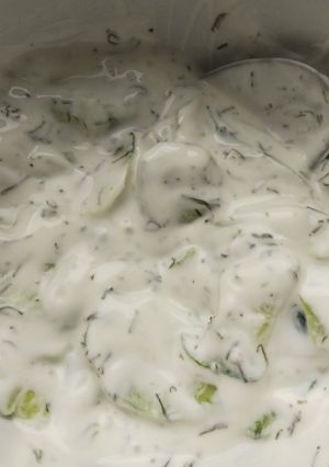 Салат з огірків 