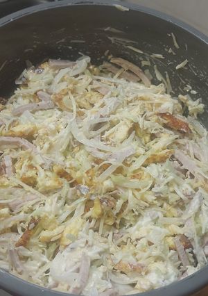 Салат з омлетом та бужениною