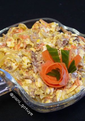 Салат з печінкою та квашеними огірками