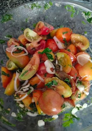 Салат з помідорів по-кавказьки