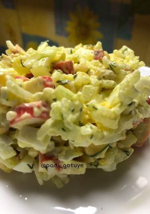 Салат з рисом та крабовими паличками