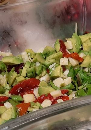 Салат з руколою та перцем гриль