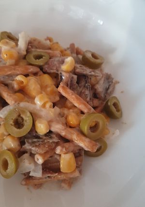 Салат з соломкою та шпротами