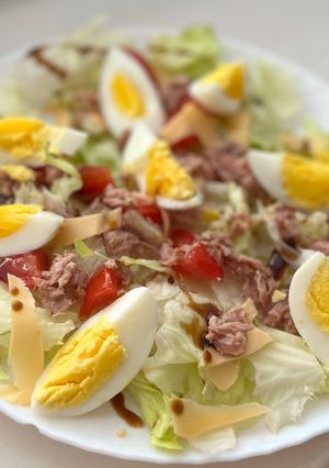 Салат з тунцем і айсбергом