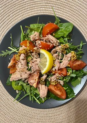 Салат з тунцем у власному соку