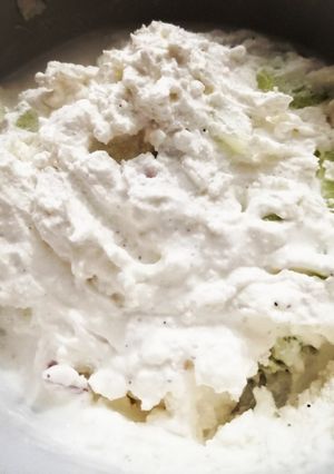 Салат з творогу та огірків