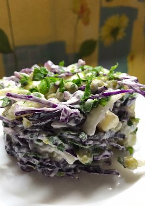 Салат з червоноголової капусти з картоплею