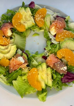 Салат з червоною рибою, авокадо та апельсином!