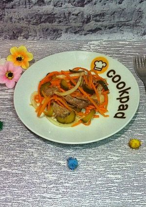 Салат зі свинячим язиком