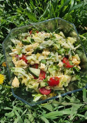 Салат з яєчними млинцями