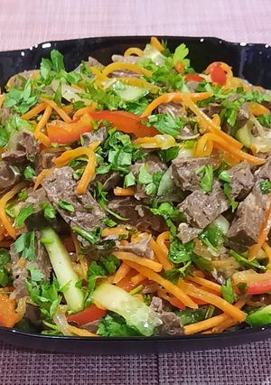 Салат з яловичої легені та овочів