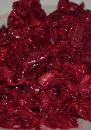 Салат из свеклы и селедки