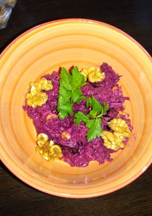 Салат из свеклы с чесноком