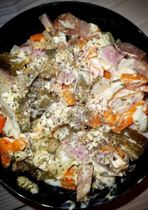 Салат із квашених огірків та балику