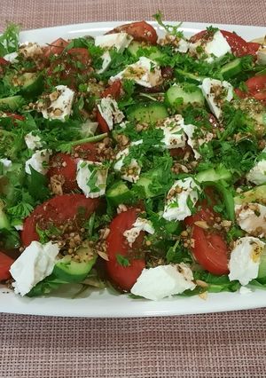 Салат із м'яким сиром