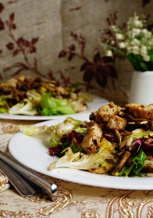 Теплий салат з кроликом