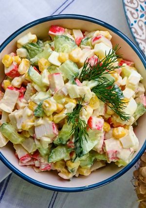 Смачний і легкий крабовий салат без рису