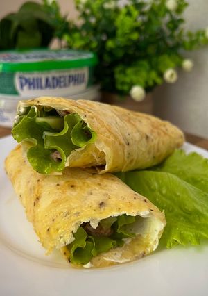 Яєчний рулетик з тунцем