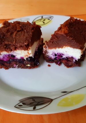Брауни с творогом и черникой