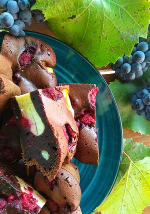 Брауни чизкейк с малиной