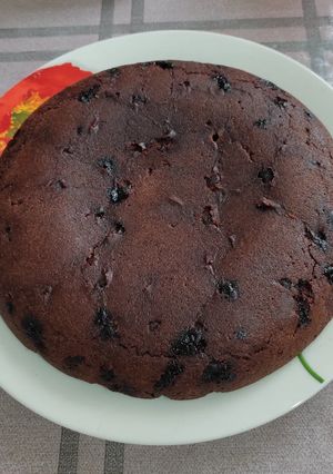 Шоколадний пиріг брауні з вишнею