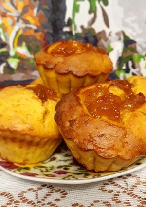 Тыквенно-апельсиновые маффины со сливовым вареньем