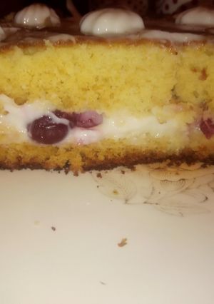 Медовий бісквітний торт