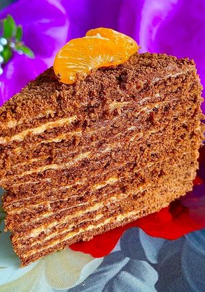 Медовий торт на пательні