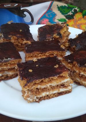 Медовик особливий