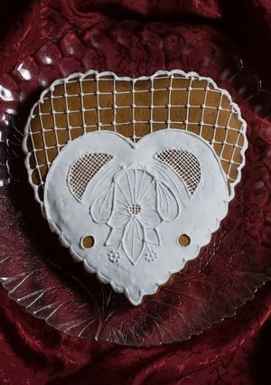 Медовик з начинкою