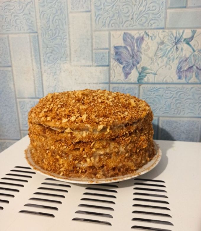 Торт «Бджілка» медовик