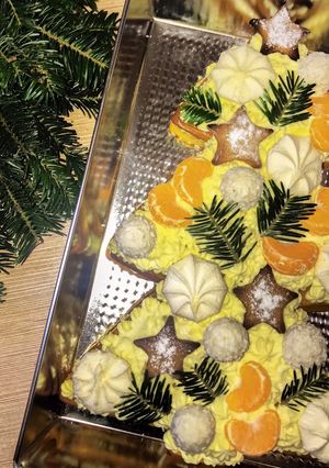 Торт-ялинка з медовими коржами