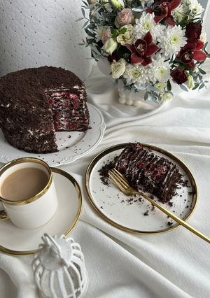 Шоколадний медівник з вишнями