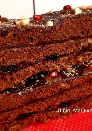 Чорний медовик або шоколадний медовик