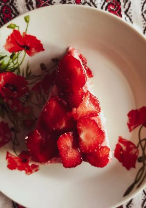 "Наполеон" із лаваша з полуницею