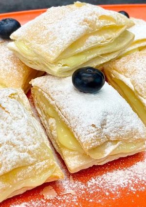 Пирожное наполеон с заварным кремом