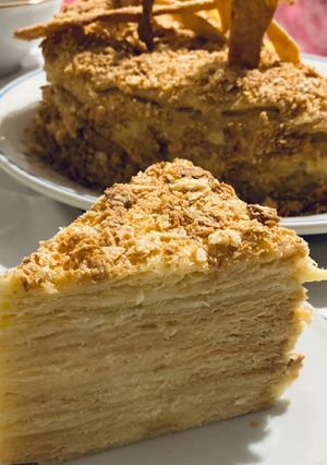 Торт «Наполеон» з листкового тіста