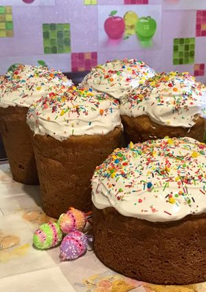 Паска з родзинками та цукатами