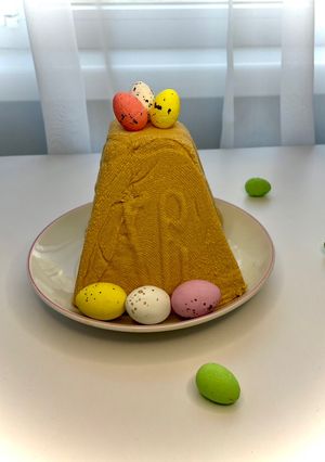 Сирна паска зі згущеним молоком