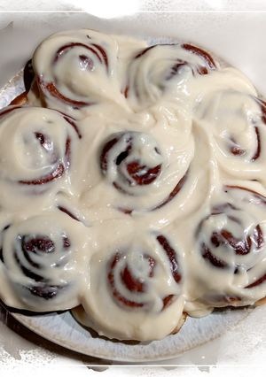 Сінабони з заварним кремом