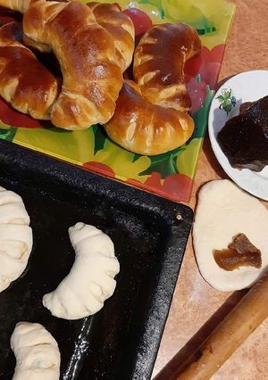 Рогалики з дріжджового тіста