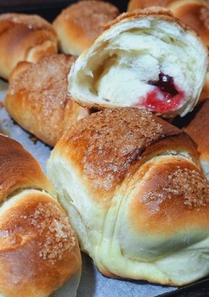 Рогалики дріжджові з вишнею/ Рецепт з маминого записничка/Смак дитинства)