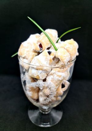 Рогалики з вишнями