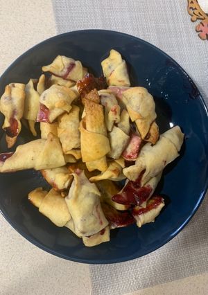 Рогалики с вишней