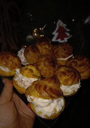 Закусочные профитроли с красной рыбкой