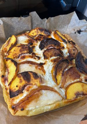 Сирний кіш з персиком і грушею в аерогрилі