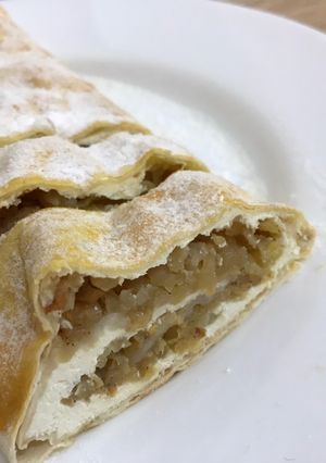 Штрудель из лаваша с творожно-яблочной начинкой