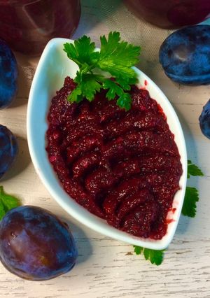 Аджика из слив